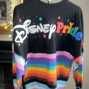 DISNEY CAST MEMBER PRIDE SPIRIT JERSEY Rainbow Mens  
M 🏳️‍🌈